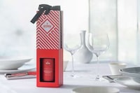Attention-Grabbing Wine Gift Packaging Image 4