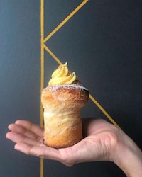 Hybrid Croissant Desserts Image 2