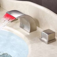 LED-Lit Wide-Spread Faucets Image 3