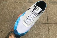 Blue Acid-Washed Sneakers Image 4