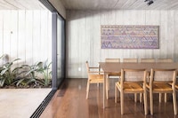 Low-Slung Blocky Concrete Homes Image 4
