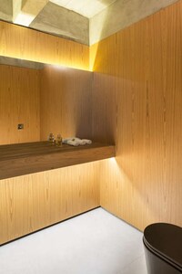 Low-Slung Blocky Concrete Homes Image 7