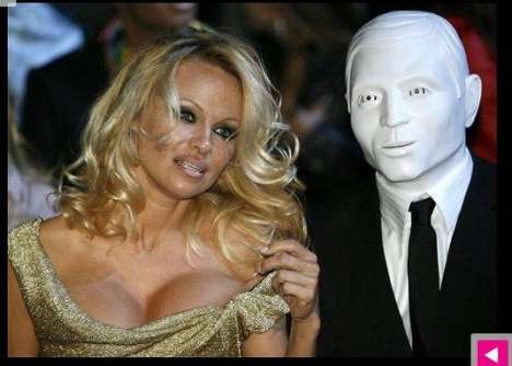 Plays Based on Web Scandals: User 927