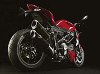 Rubber-Burning Naked Bikes Image 7