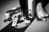 Carton-Style Sneaker Packaging Image 3