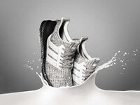 Carton-Style Sneaker Packaging Image 6