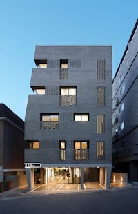 Smartly Designed Multi-Generational Houses Image 2