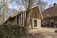 Transparent Glassy Cabins Image 3