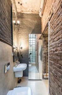 Design-Forward Tiny Flat Interiors Image 8
