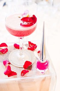 Pop-Up Luxury Nail Bars Image 3