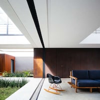 Skeletal Courtyard Homes Image 3