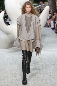 80s France-Inspired Luxe Fashion Image 2