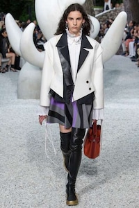 80s France-Inspired Luxe Fashion Image 7