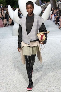 80s France-Inspired Luxe Fashion Image 8