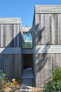 Split-Volume Timber Homes Image 2