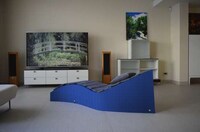 Inexpensive Fold-Up Loungers Image 2