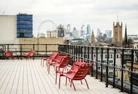 Highly Minimalist Co-Working Spaces Image 5