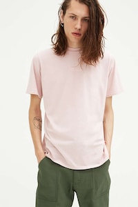Comfort-Focused Streetwear Essentials Image 4