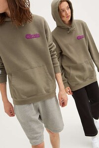 Comfort-Focused Streetwear Essentials Image 6