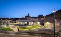 Garden-Topped Elementary Schools Image 7
