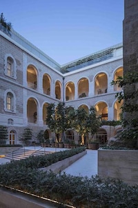 Former Hospital Hotel Designs Image 3