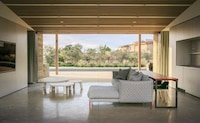 Minimalist Pool Houses Image 6
