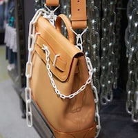 Strongly Chromatic Fashion Collections Image 4