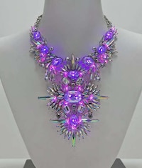 Glowing Costume Jewelry Pieces Image 8