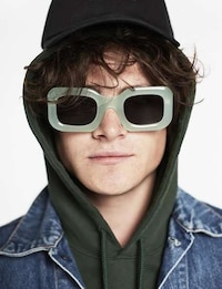 Minimalist Sustainable Fashion Businesses Image 3