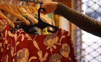 Flexible Travel-Friendly Hangers Image 7
