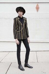 Stylish Musician-Inspired Ensembles Image 3