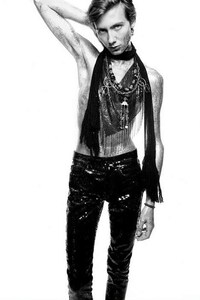 Stylish Musician-Inspired Ensembles Image 7