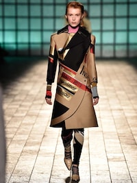 Bauhaus-Inspired Fashion Runways Image 7