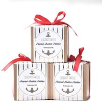Community-Enhancing Curated Gift Boxes Image 5