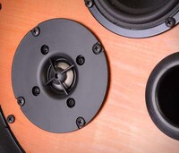 Speaker-Integrated Tires Image 4