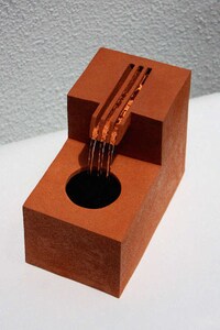 Ceramic Comb-Resembling Fountains Image 6