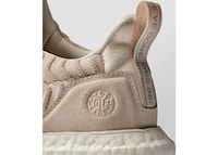 Mediterranean-Inspired Sneakers Image 8