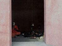 Industrially Minimalist Meditation Spaces Image 6