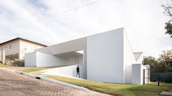 42 All-White House Designs