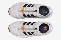 Toggle-Fastened Cross Trainers Image 8