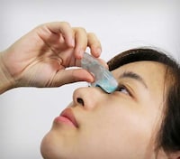 Contoured Eye Drop Applicators Image 3