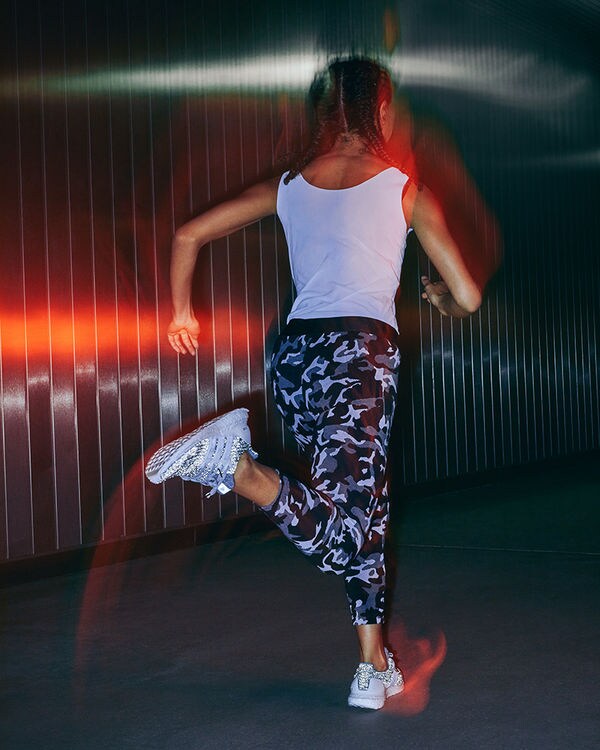 Flexible Reflective Running Shoes Image 2