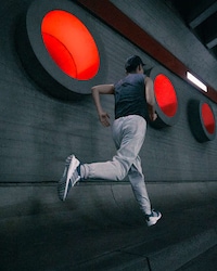 Flexible Reflective Running Shoes Image 6