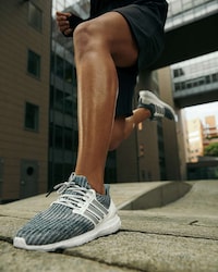 Flexible Reflective Running Shoes Image 7