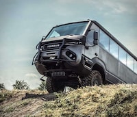 Rugged Off-Road Adventurer Buses Image 3
