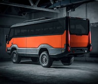 Rugged Off-Road Adventurer Buses Image 6