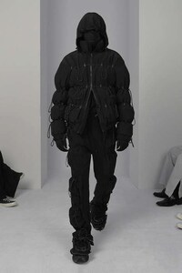 Defiant Prototype-Themed Runways Image 7