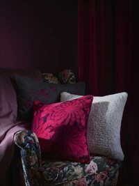 Festive Winter Holiday Decor Image 4