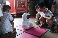 Chinese Robot Teachers Image 2