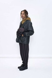 Graphic-Heavy Fall Streetwear Image 3